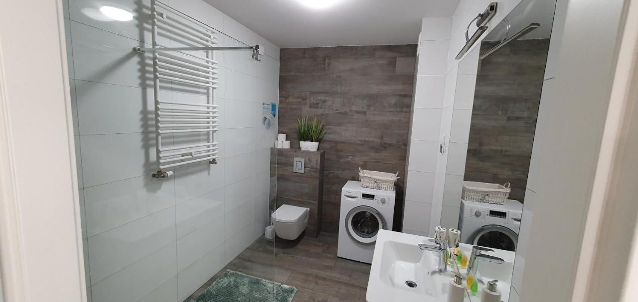 Apartament z Basenem Laura Polanki Park Apartment Kolobrzeg Bagian luar foto